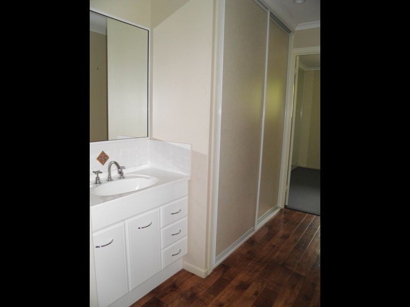 11 Davina Street, Boyne Island QLD 4680