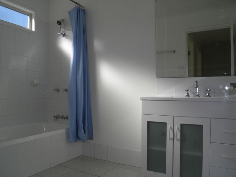 9 Sayre Crescent, Boyne Island QLD 4680