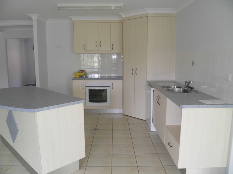 2/42 Golfview Drive, Boyne Island QLD 4680