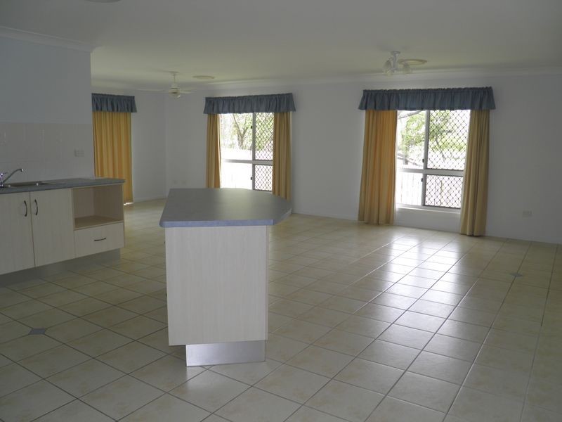 2/42 Golfview Drive, Boyne Island QLD 4680