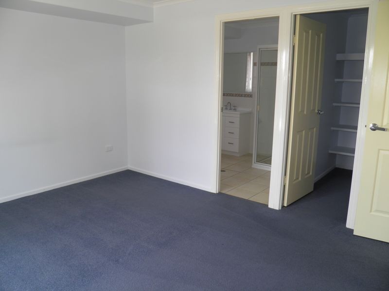 2/42 Golfview Drive, Boyne Island QLD 4680