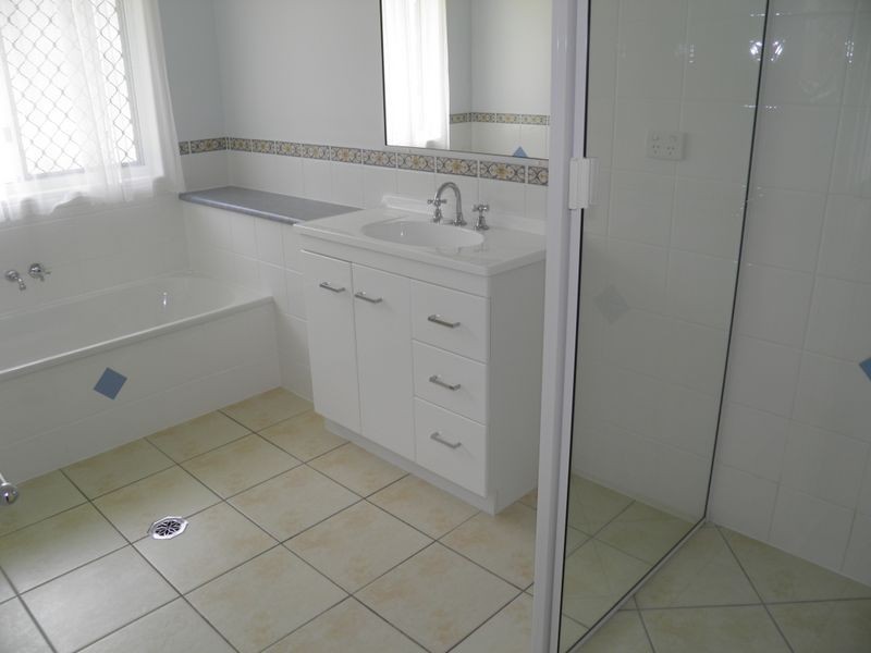 2/42 Golfview Drive, Boyne Island QLD 4680