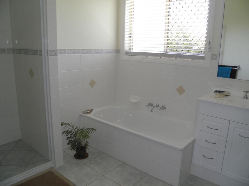 18 Richard Street, Boyne Island QLD 4680