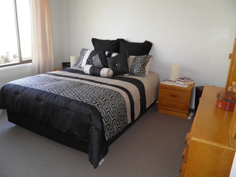 5 Chauvel Court, Boyne Island QLD 4680