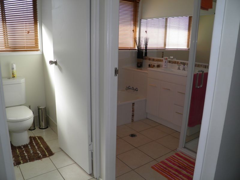 5 Chauvel Court, Boyne Island QLD 4680