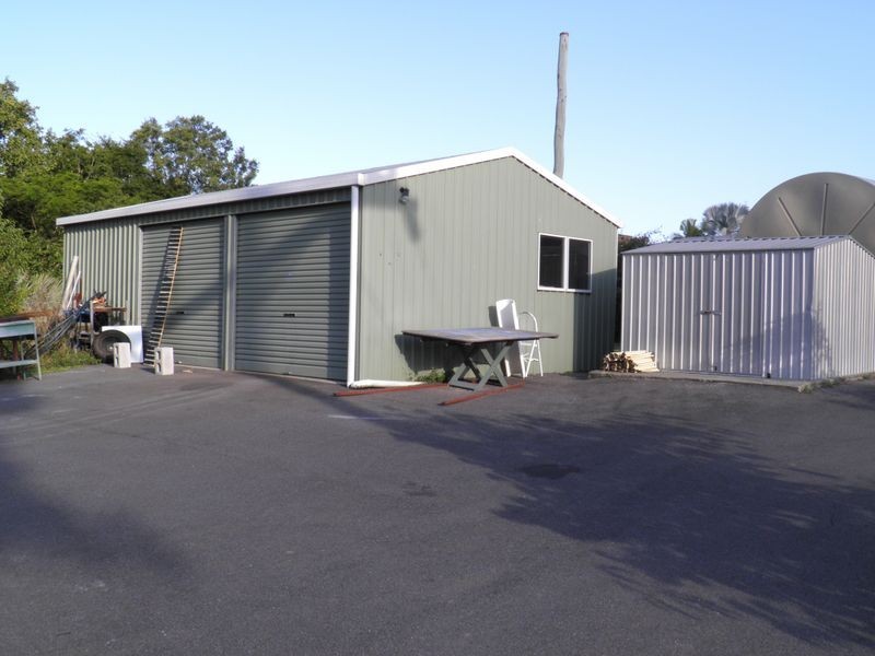 365 Boyne Island Road, Boyne Island QLD 4680