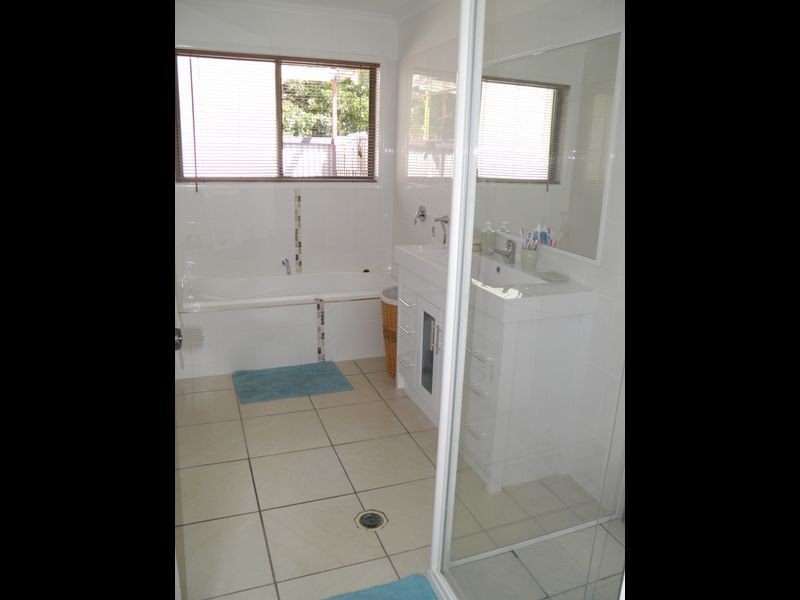 18 Bellemere Court, Boyne Island QLD 4680