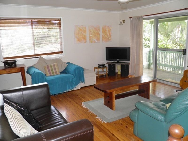 22 Alkina Crescent, Boyne Island QLD 4680