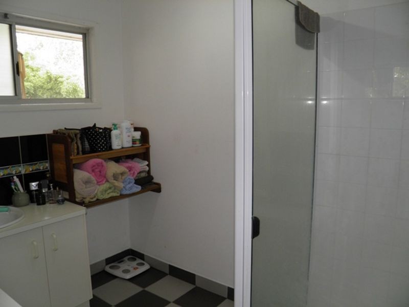 22 Alkina Crescent, Boyne Island QLD 4680