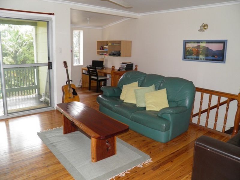 22 Alkina Crescent, Boyne Island QLD 4680