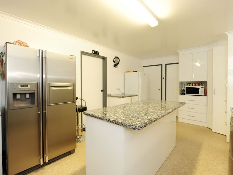 Amber Lodg Toolooa Street, South Gladstone QLD 4680