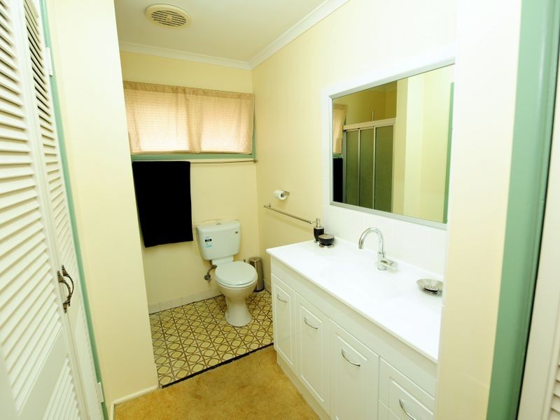 Amber Lodg Toolooa Street, South Gladstone QLD 4680