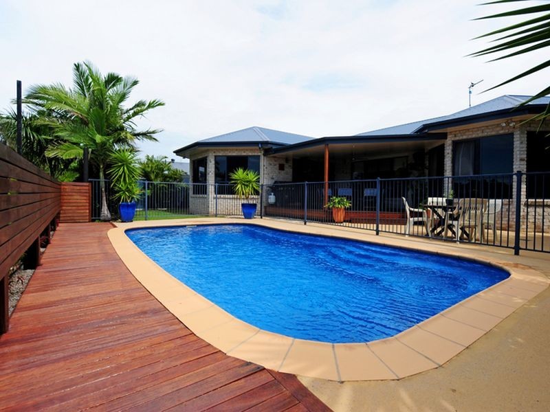 8 Riverside Drive, Tannum Sands QLD 4680