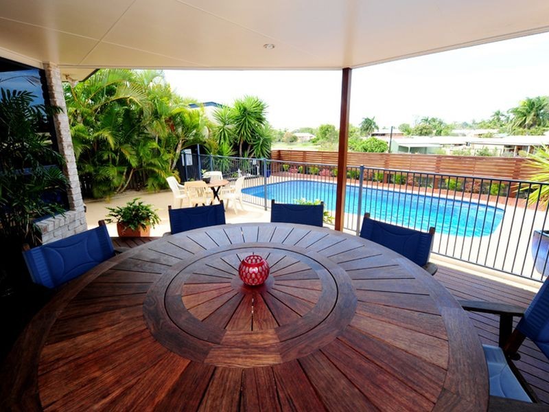 8 Riverside Drive, Tannum Sands QLD 4680