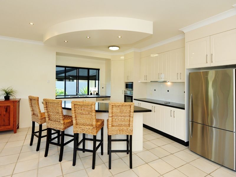 8 Riverside Drive, Tannum Sands QLD 4680
