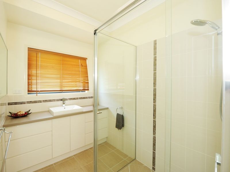 8 Riverside Drive, Tannum Sands QLD 4680