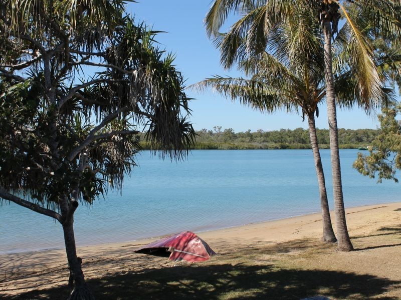 23 Island Esplanade, Boyne Island QLD 4680