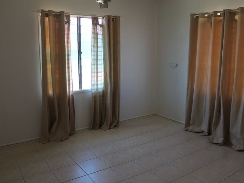 23 Island Esplanade, Boyne Island QLD 4680