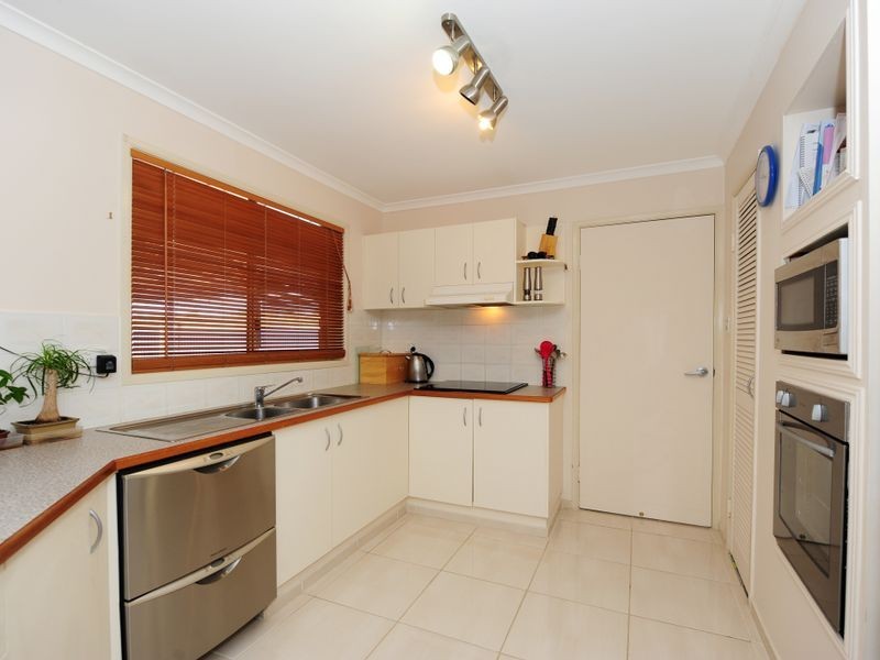 8 Werite Court, Boyne Island QLD 4680
