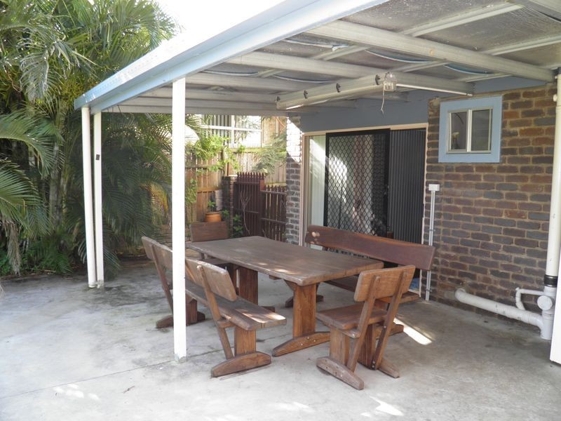9 Crest Avenue, Boyne Island QLD 4680
