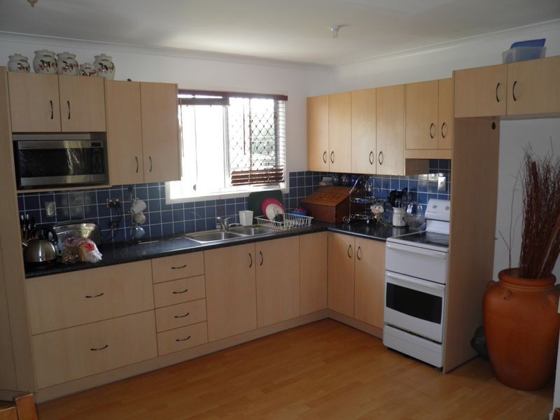 9 Crest Avenue, Boyne Island QLD 4680