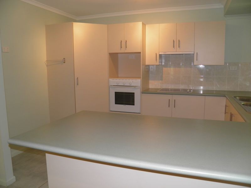 8 Cambridge Close, Tannum Sands QLD 4680