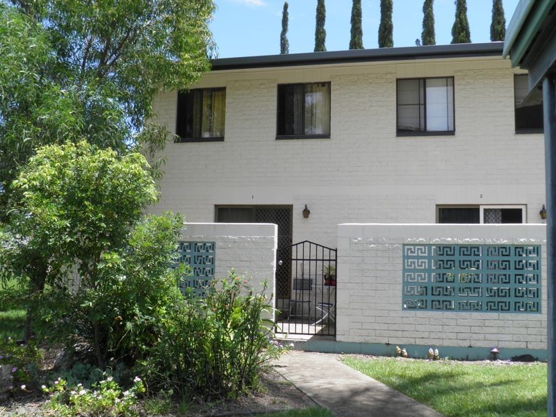 1/4 Wyndham Avenue, Boyne Island QLD 4680