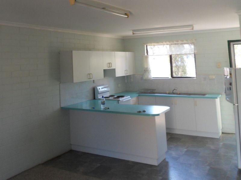 1/4 Wyndham Avenue, Boyne Island QLD 4680