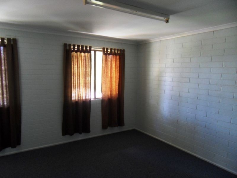 1/4 Wyndham Avenue, Boyne Island QLD 4680