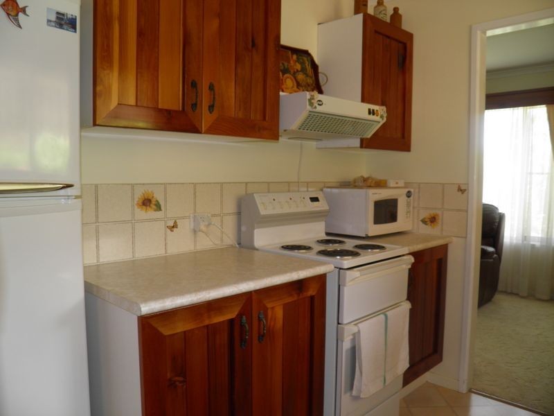 42 Sayre Crescent, Boyne Island QLD 4680
