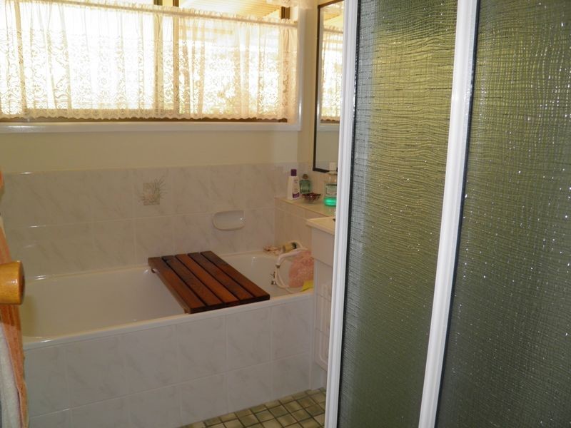 42 Sayre Crescent, Boyne Island QLD 4680