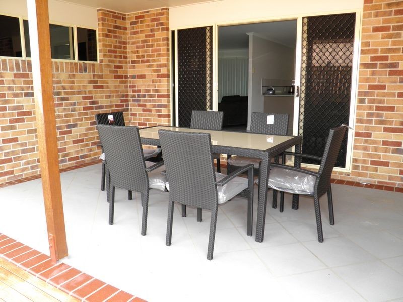 8 Richard Street, Boyne Island QLD 4680