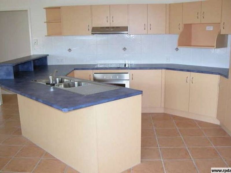 21 Golfview Drive, Boyne Island QLD 4680