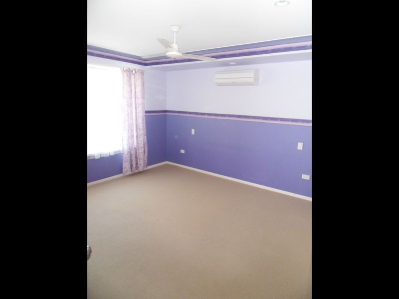 21 Golfview Drive, Boyne Island QLD 4680