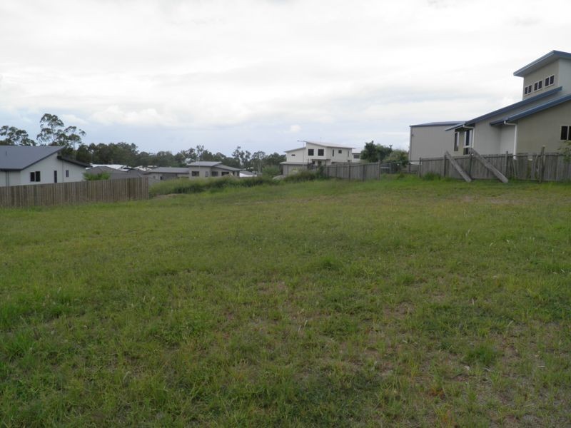 25 Lighthouse Drive, Boyne Island QLD 4680