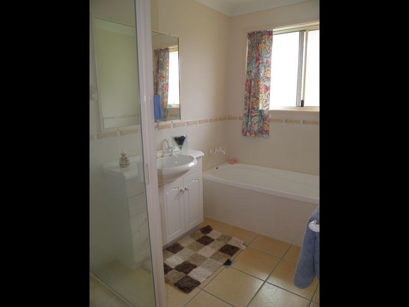 26 Golfview Drive, Boyne Island QLD 4680