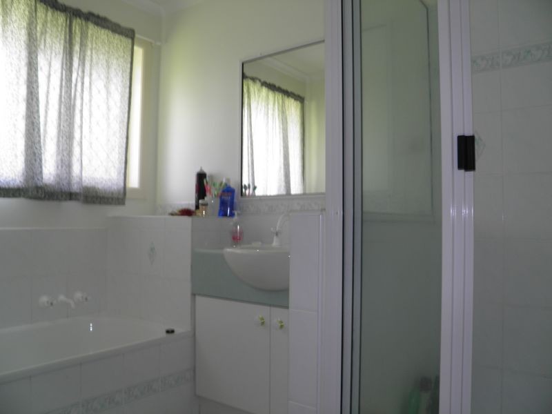 8 Silverton Drive, Tannum Sands QLD 4680