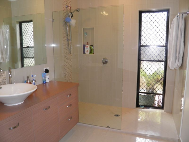 11 Bauhinia Street, Boyne Island QLD 4680