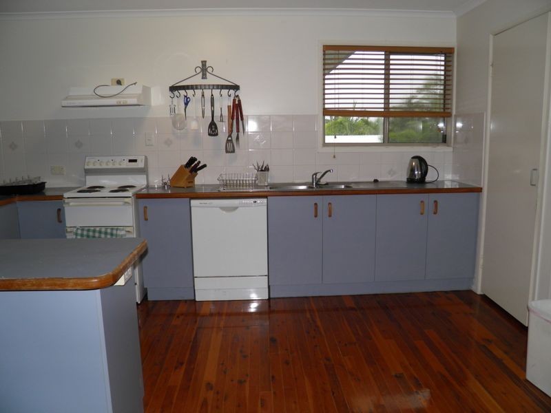 18 Lomandra Street, Boyne Island QLD 4680