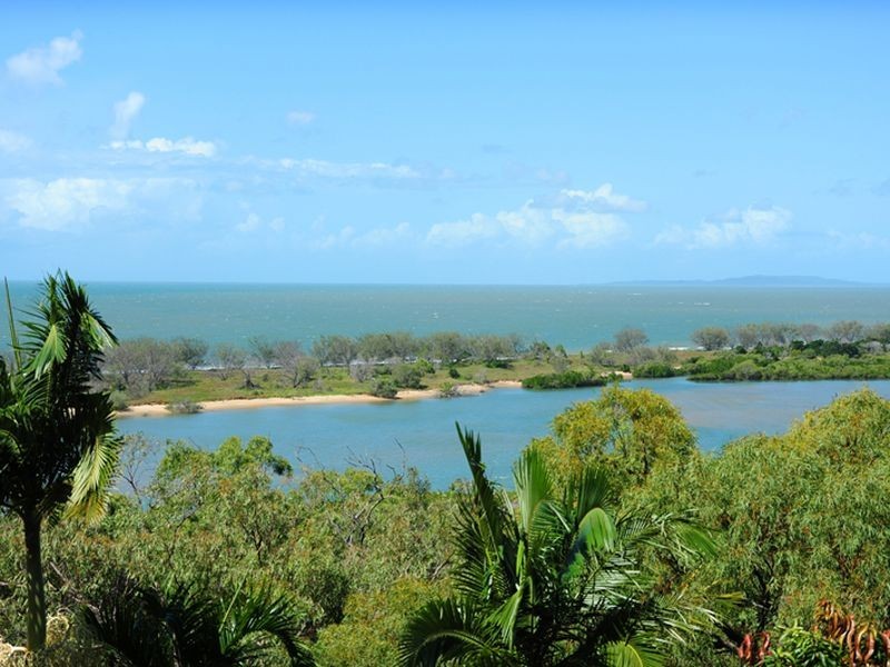 12 Charles Crescent, Tannum Sands QLD 4680