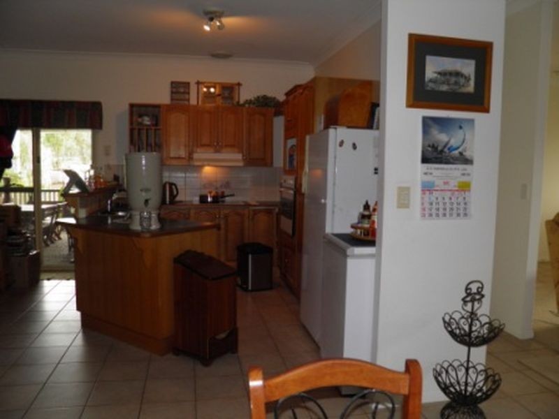 18 Centenary Drive, Boyne Island QLD 4680