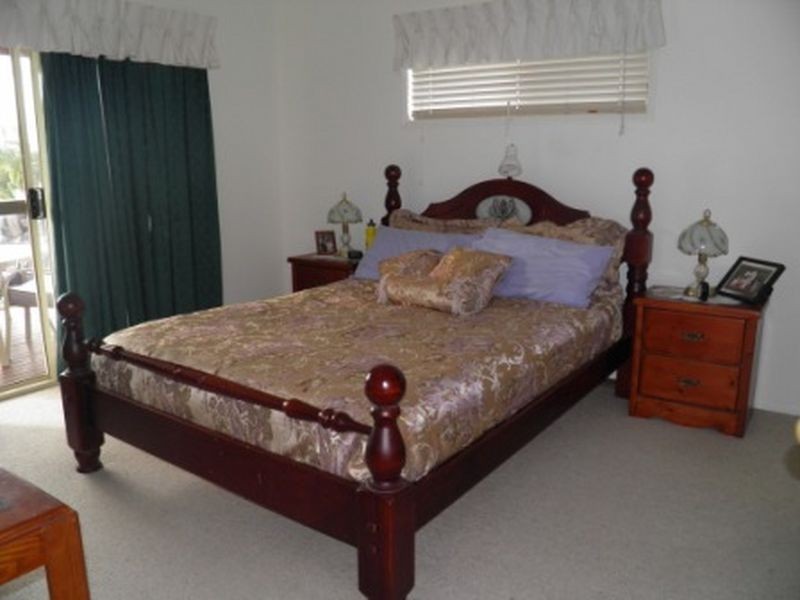 18 Centenary Drive, Boyne Island QLD 4680