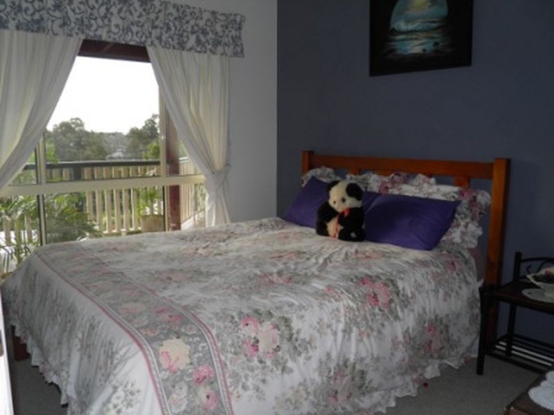 18 Centenary Drive, Boyne Island QLD 4680