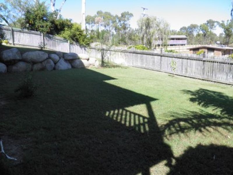 18 Centenary Drive, Boyne Island QLD 4680