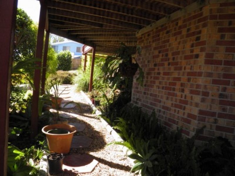 18 Centenary Drive, Boyne Island QLD 4680