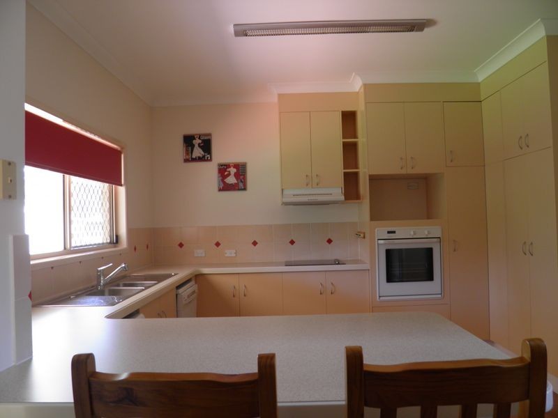 10 Yaraan Court, Boyne Island QLD 4680