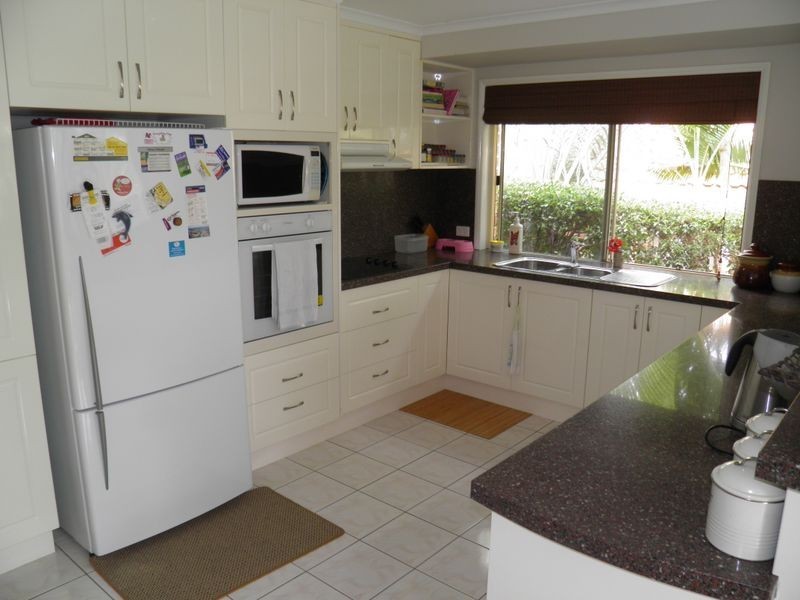 48 Lomandra Street, Boyne Island QLD 4680