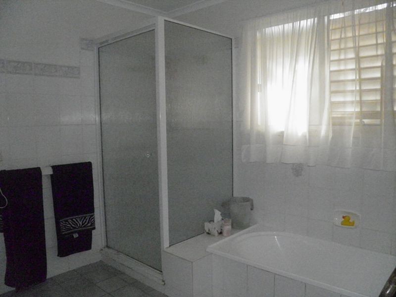 13 Tasman Court, Boyne Island QLD 4680