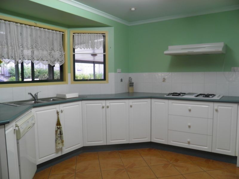 31 Crest Avenue, Boyne Island QLD 4680