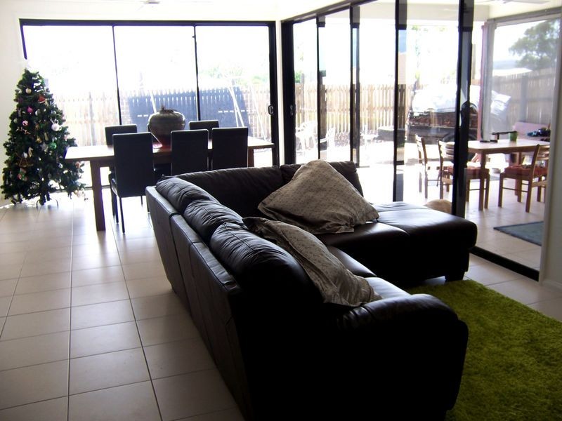 10 Jeana Close, Boyne Island QLD 4680